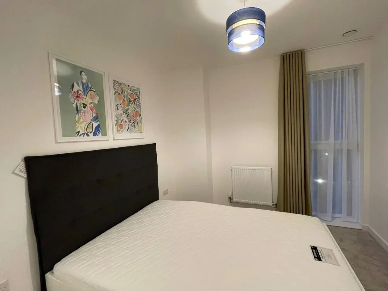 Flat Western Avenue in Greater London