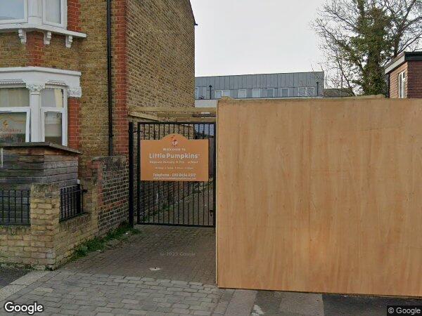 Room Crowther Road in Greater London