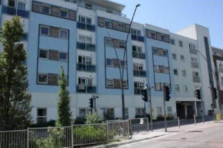 Flat High Street in Epsom and Ewell