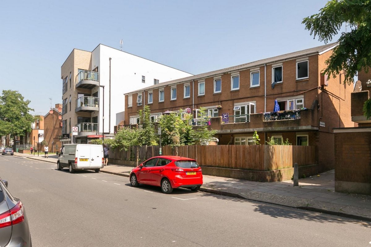 Room Thornbury Close in Greater London