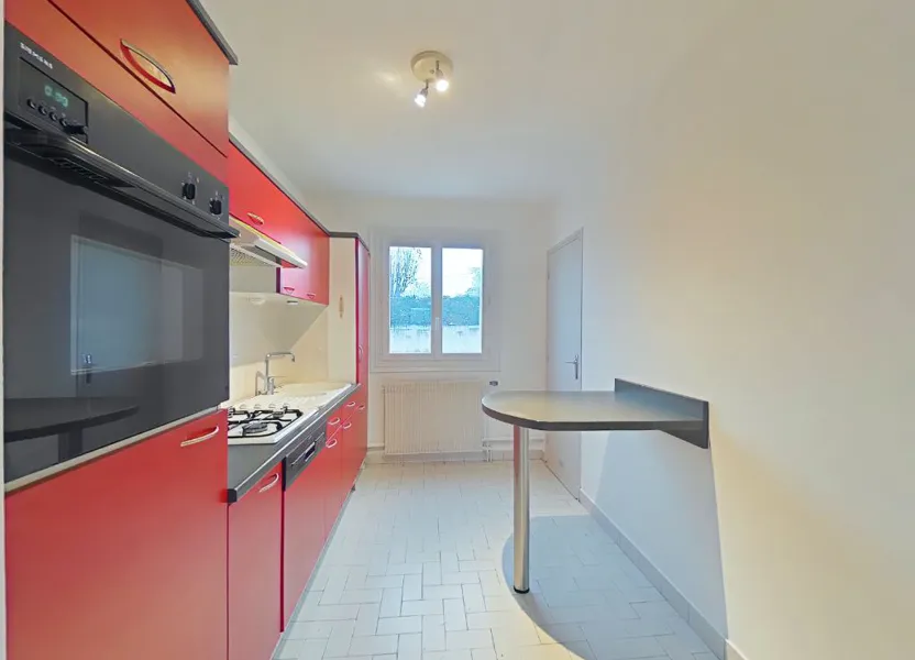 Flat Rue François Gombos in Romans-sur-Isère