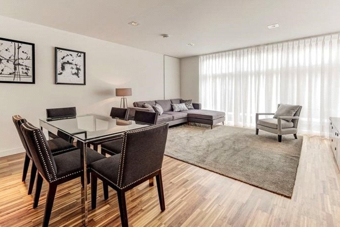 Flat Fulham Road in Greater London