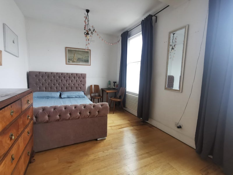 Room Portobello Road in Greater London