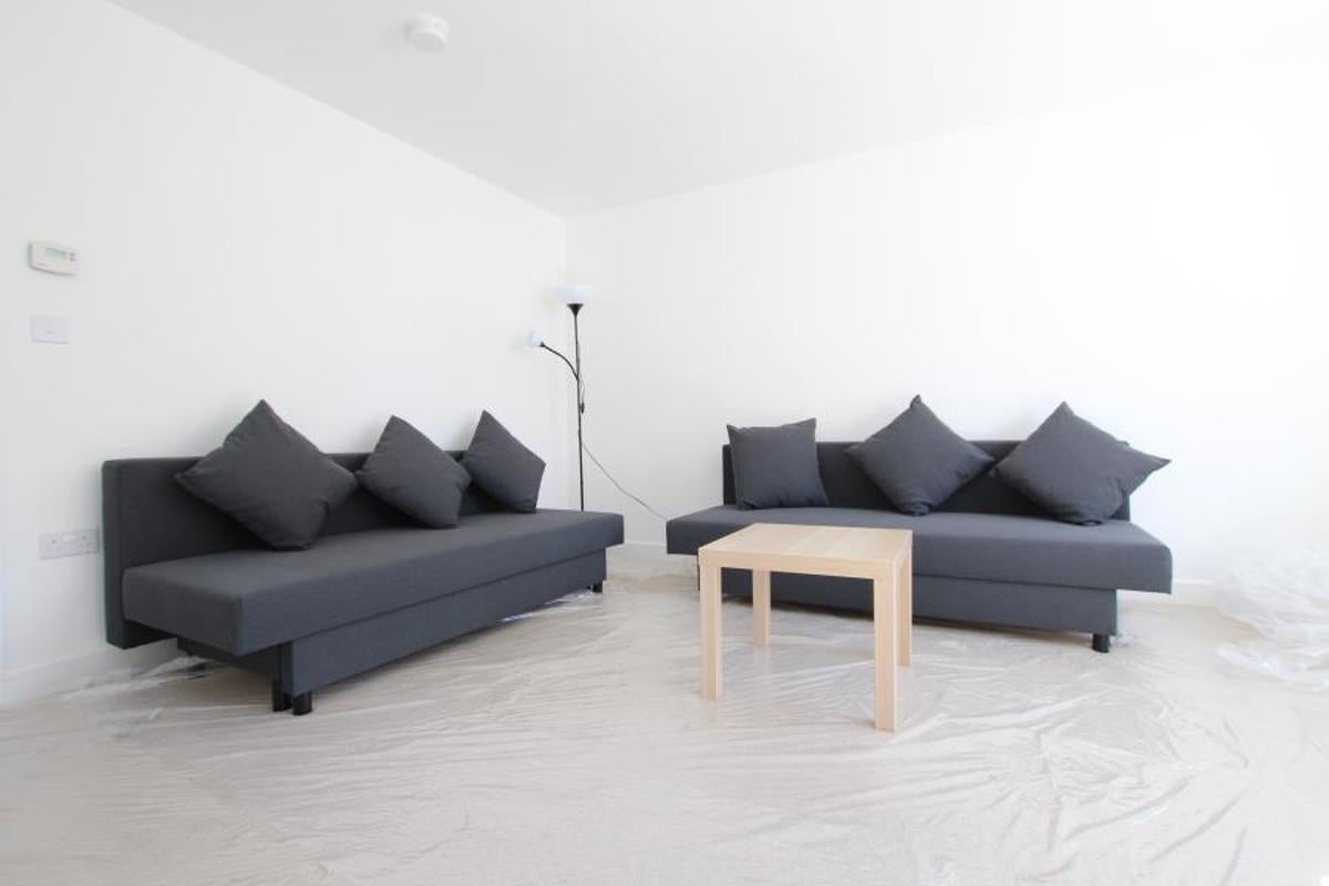 Room Slade Baker Way in Stoke Gifford
