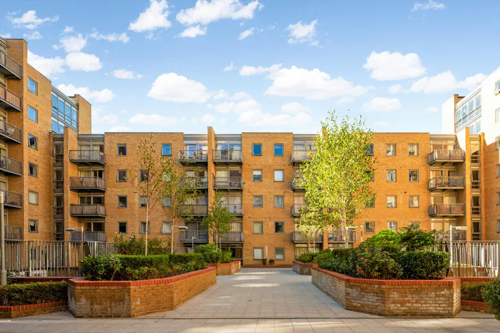 Flat Cassilis Road in Greater London