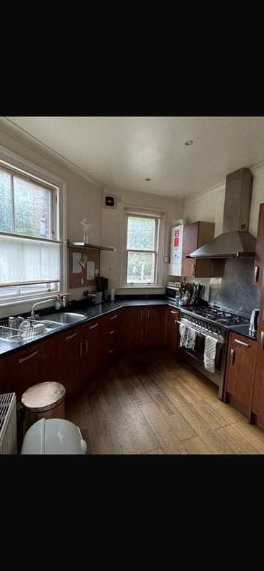 Room Morval Road in Greater London