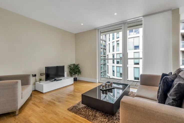 Flat Millharbour in Greater London