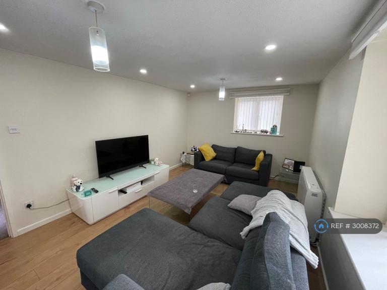 Flat Bellingham Court in Newcastle upon Tyne