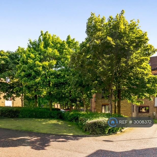 Flat Bellingham Court in Newcastle upon Tyne
