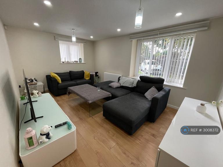 Flat Bellingham Court in Newcastle upon Tyne
