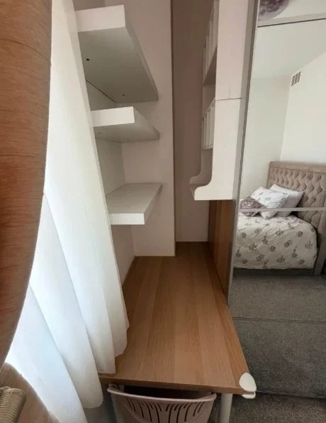 Flat Lampeter Square in Greater London