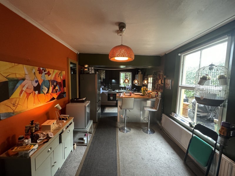 Room Miskin Street in Cardiff