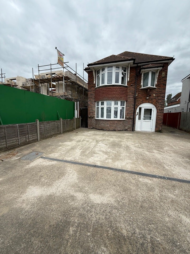 Flat Uxbridge Road in Greater London