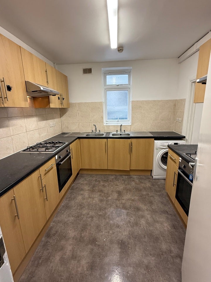 Flat Uxbridge Road in Greater London