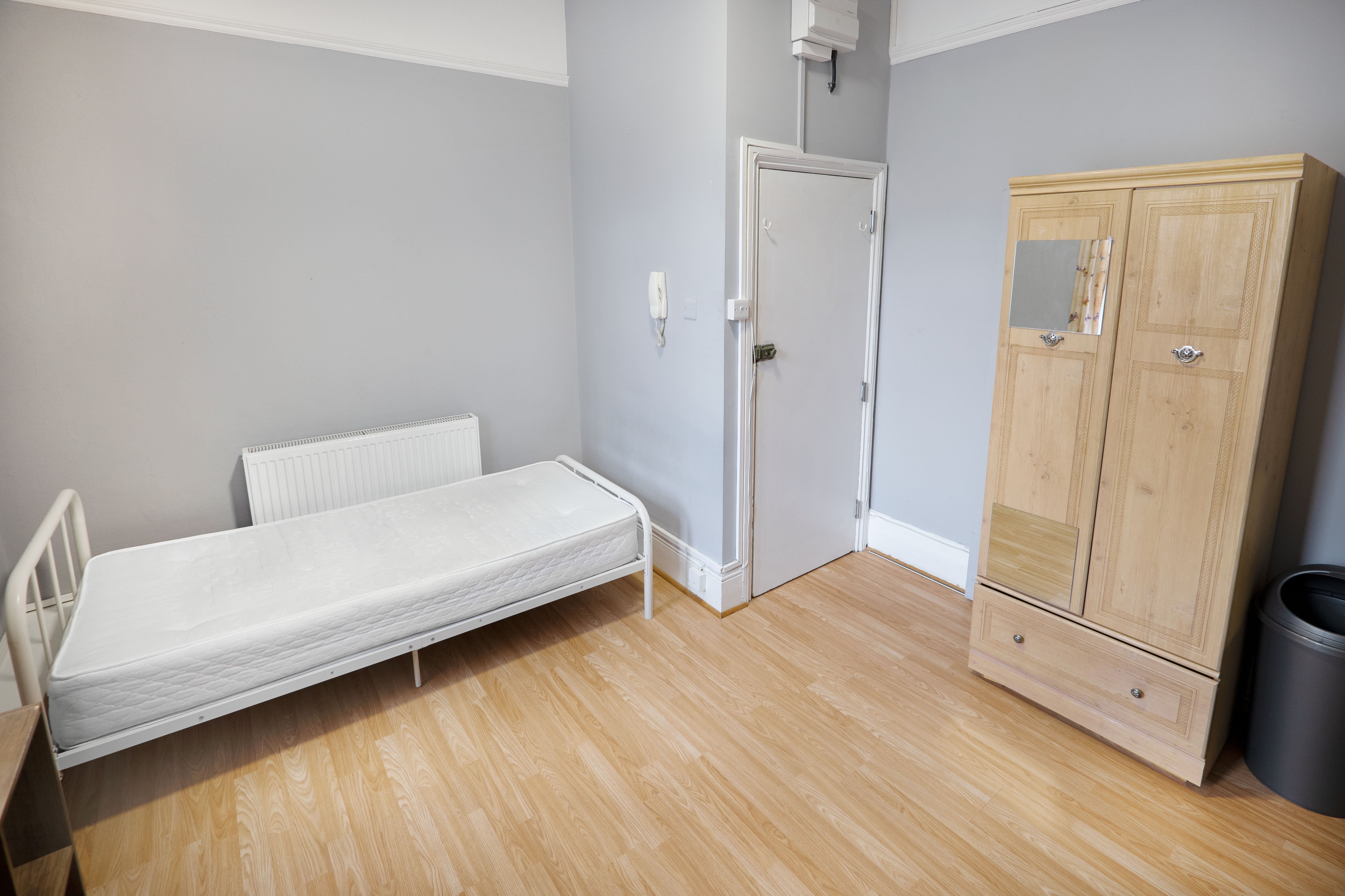 Flat Courtfield Gardens in Greater London