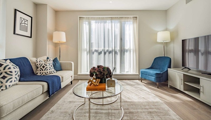 Flat Westferry Circus in Greater London