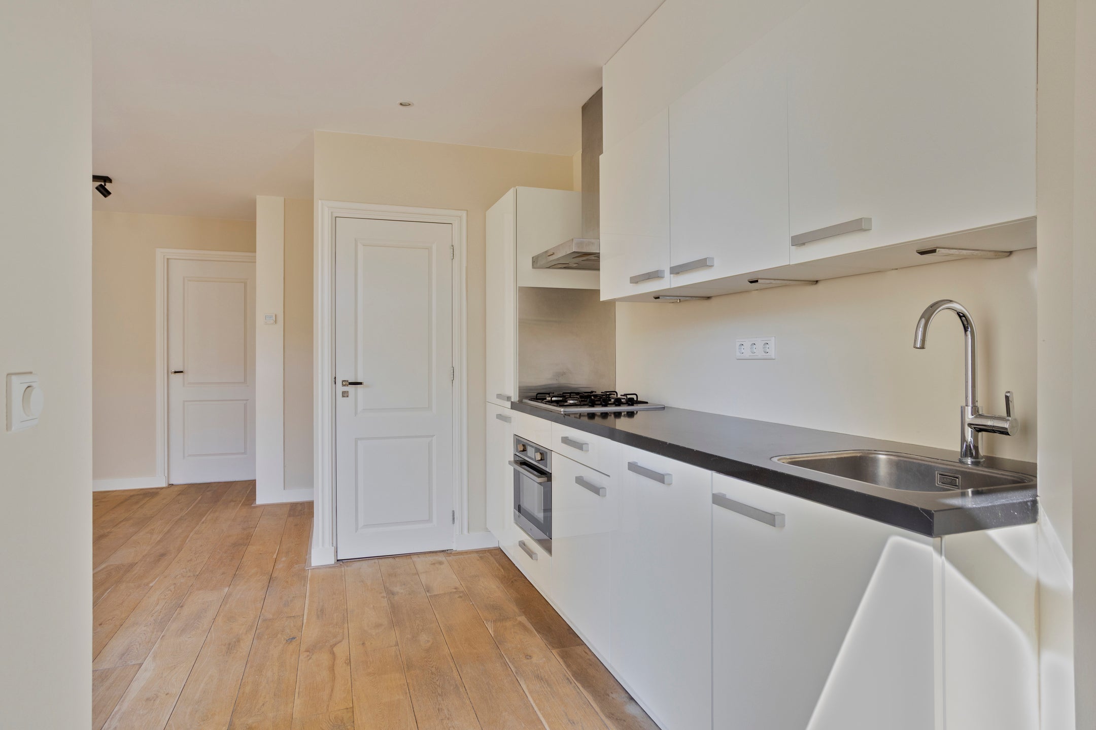 Flat Tolstraat in Amsterdam