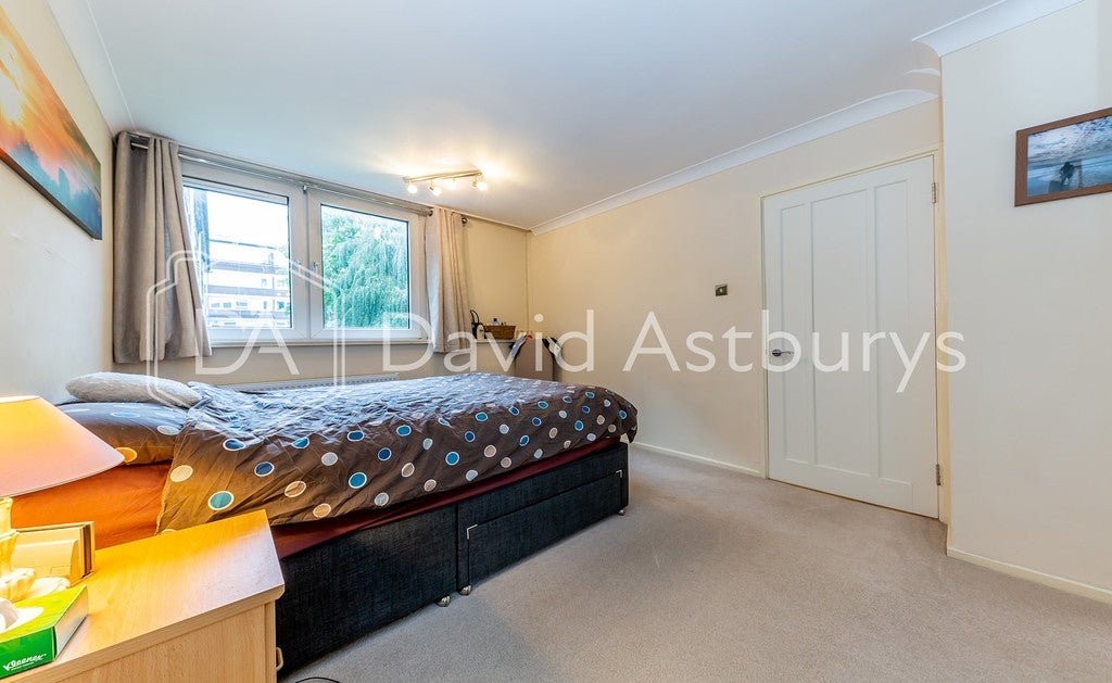Flat Haverstock Road in Greater London