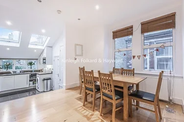 Flat Gilbey Road in Greater London