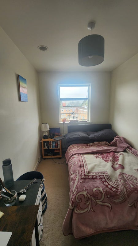 Flat Wager Street in Greater London