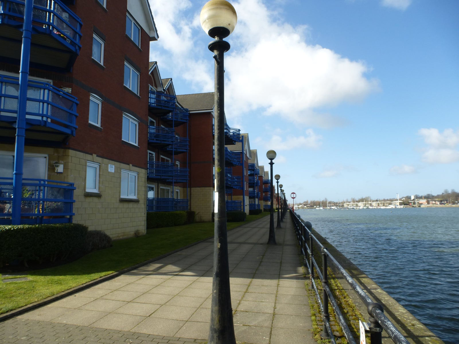 Flat Mountbatten Close in Preston