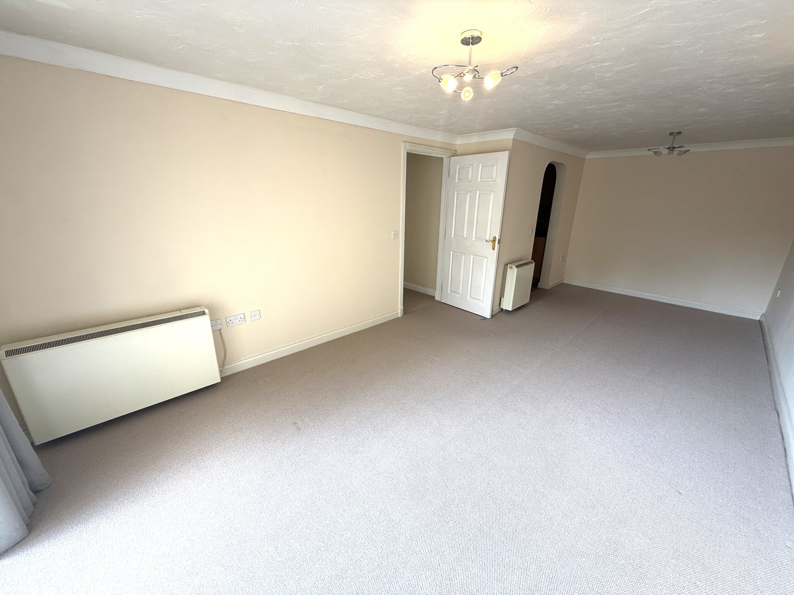 Flat Mountbatten Close in Preston