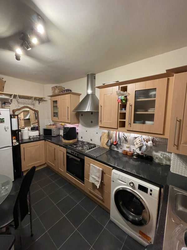 Room Essex Street in Greater London