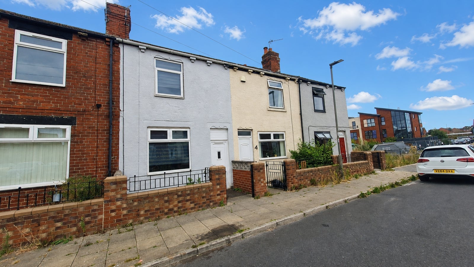 House Albany Crescent in Wakefield
