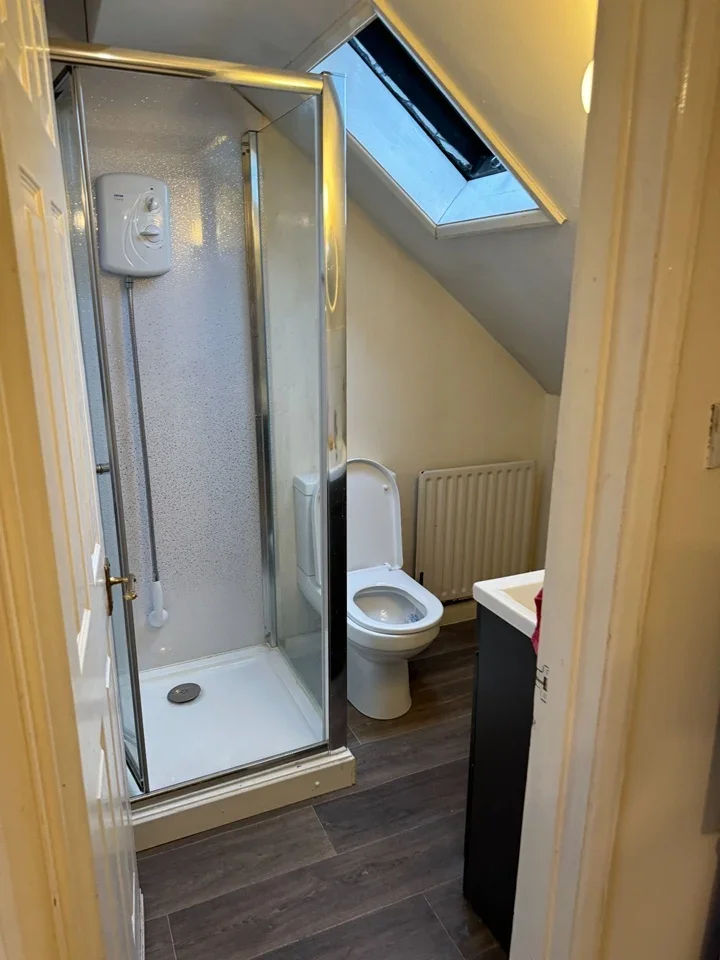 Room Northolt Road in Greater London