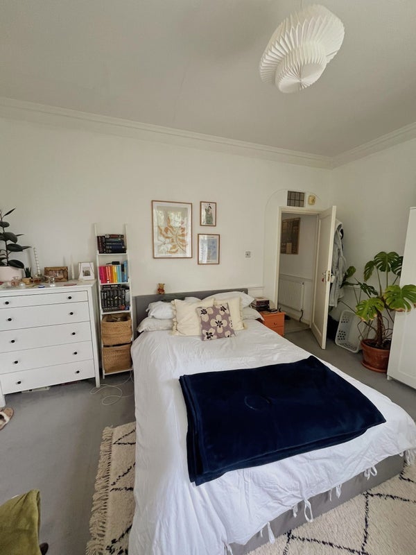 Room Riggindale Road in Greater London