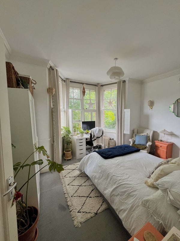 Room Riggindale Road in Greater London