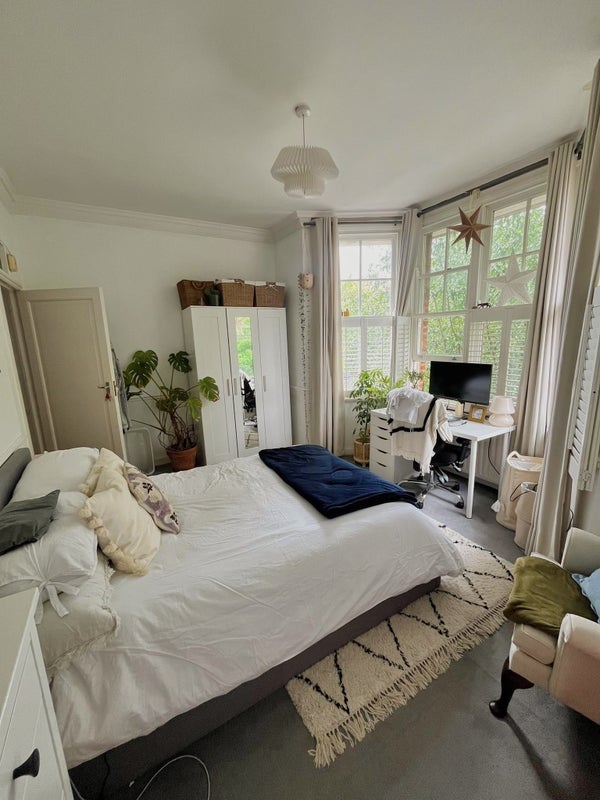 Room Riggindale Road in Greater London