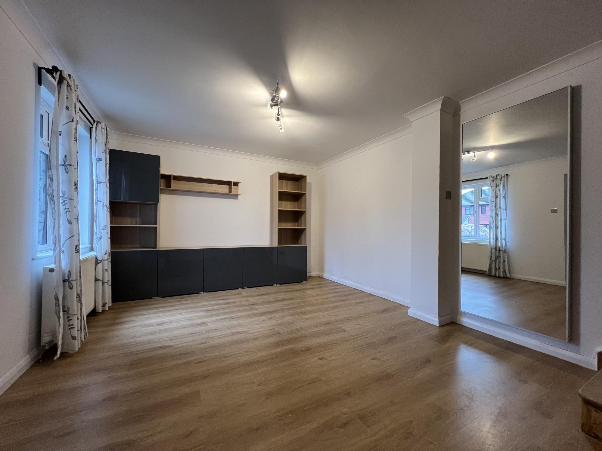 House Kings Chase in Walton on Thames