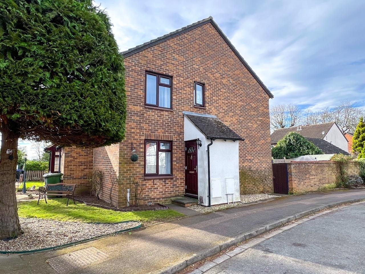 House Kings Chase in Walton on Thames