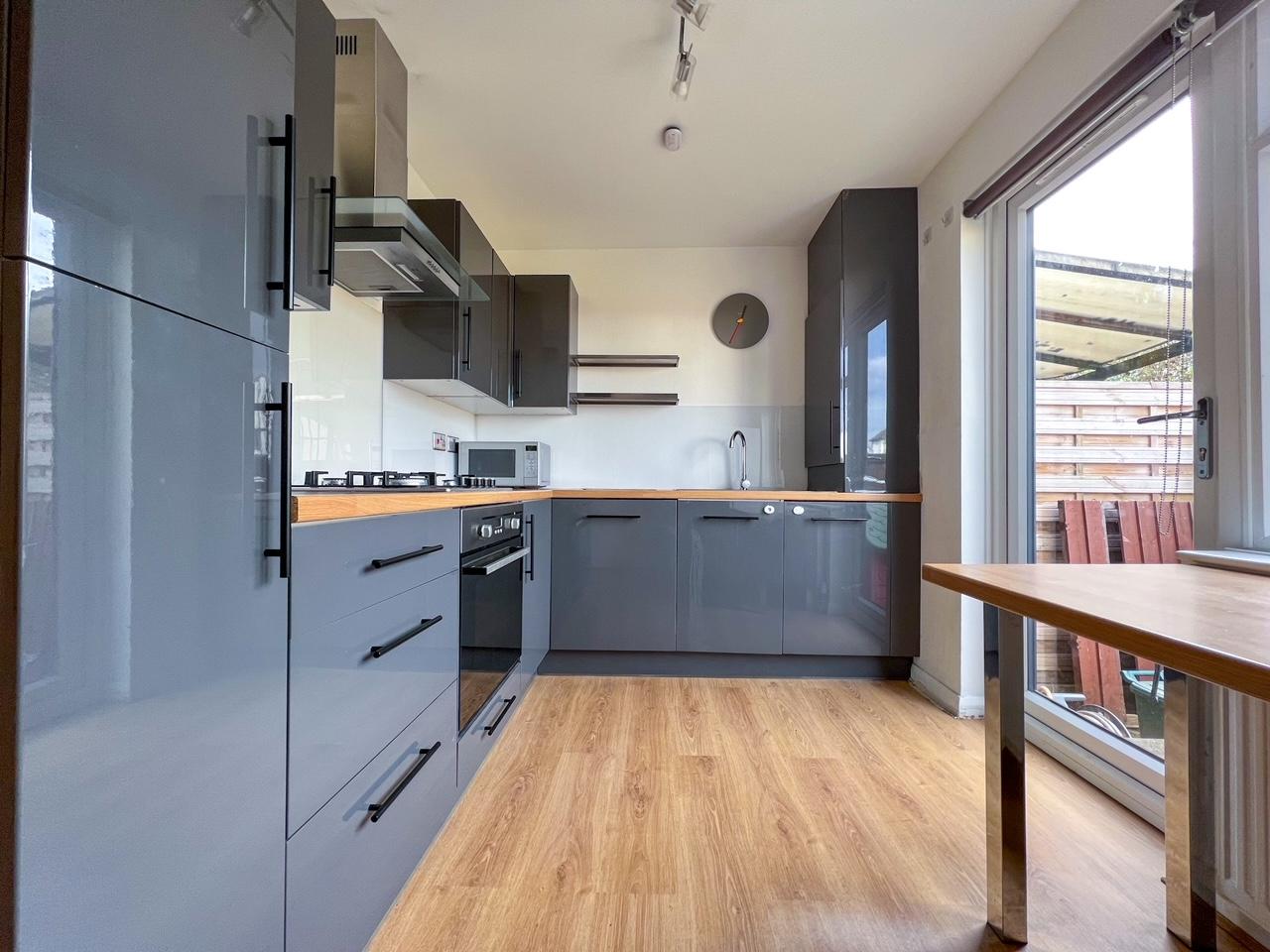 House Kings Chase in Walton on Thames