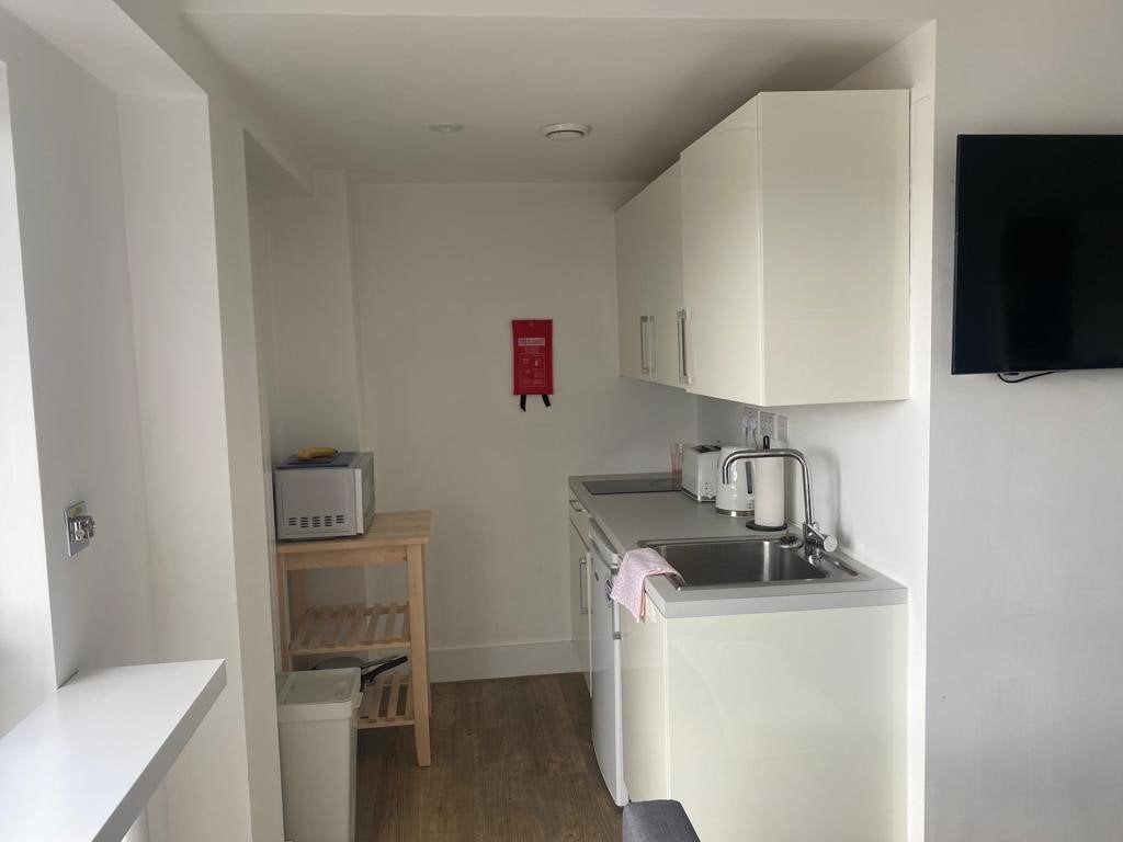 Flat Rhodes Street in Royton