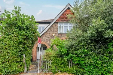 House Hillside Road in Greater London