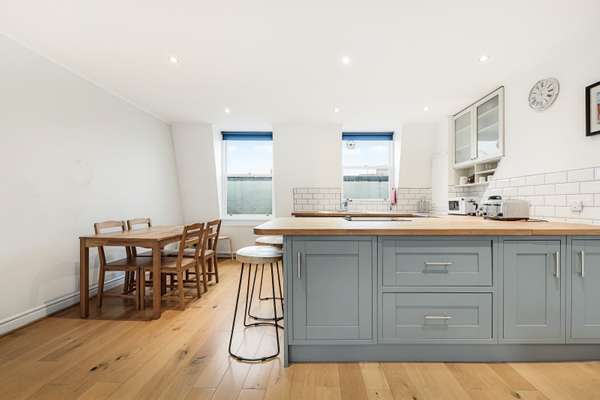 Flat Belgrave Road in City of Westminster
