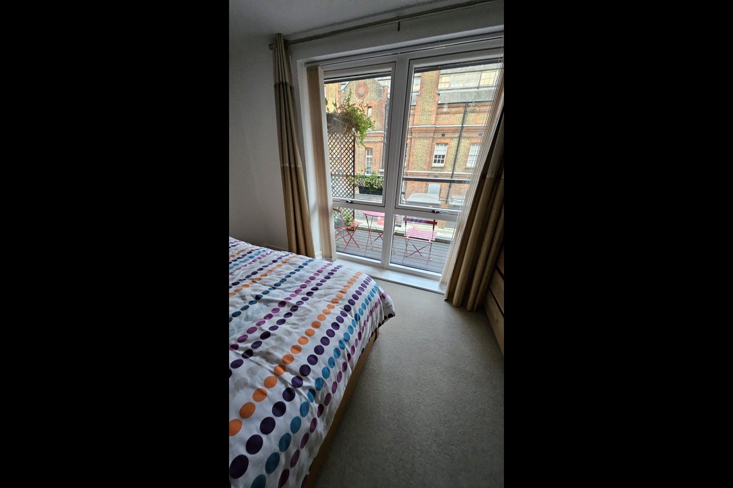 Flat St. Pancras Way in Greater London