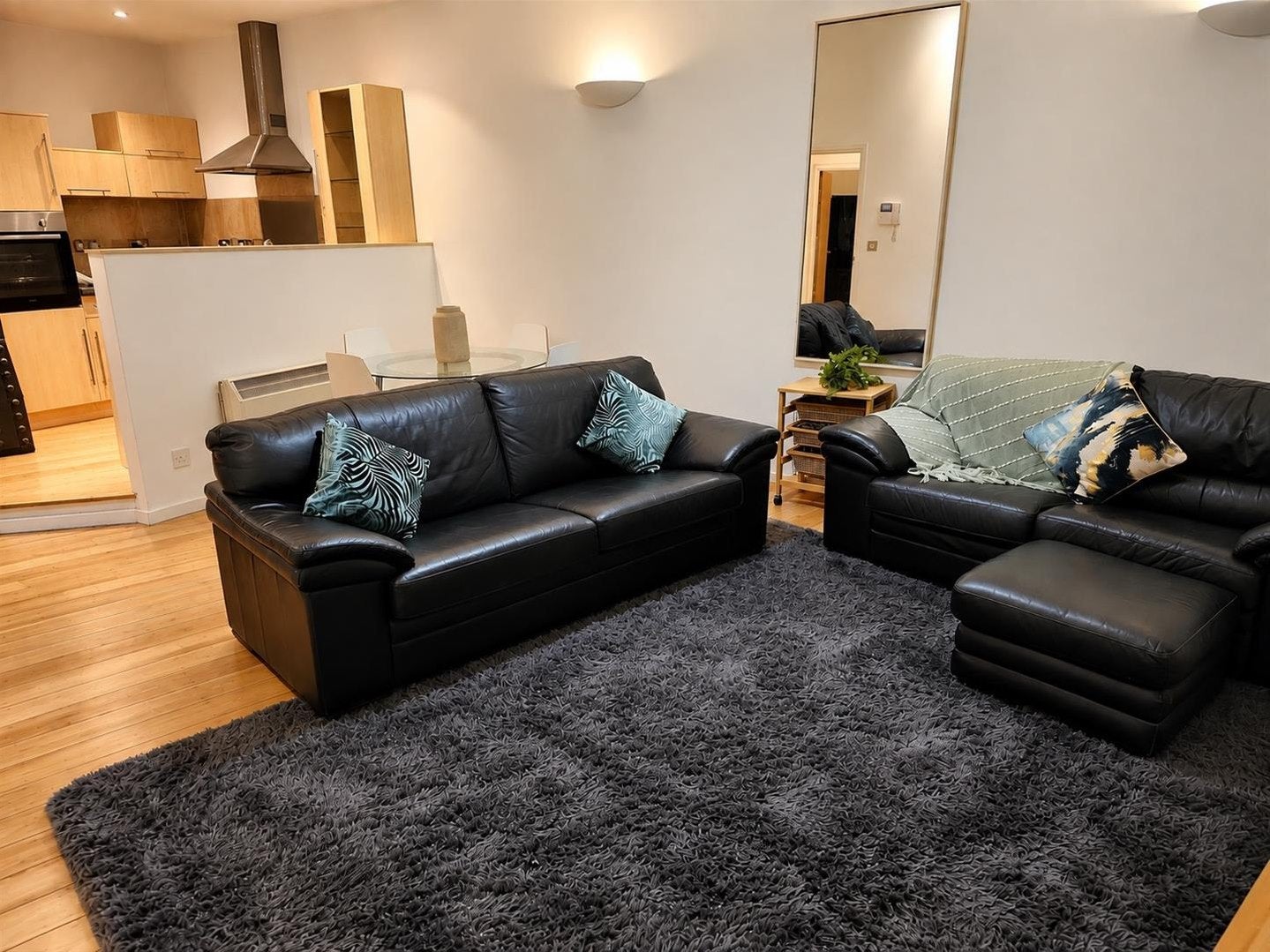Flat Byron Street in Leeds