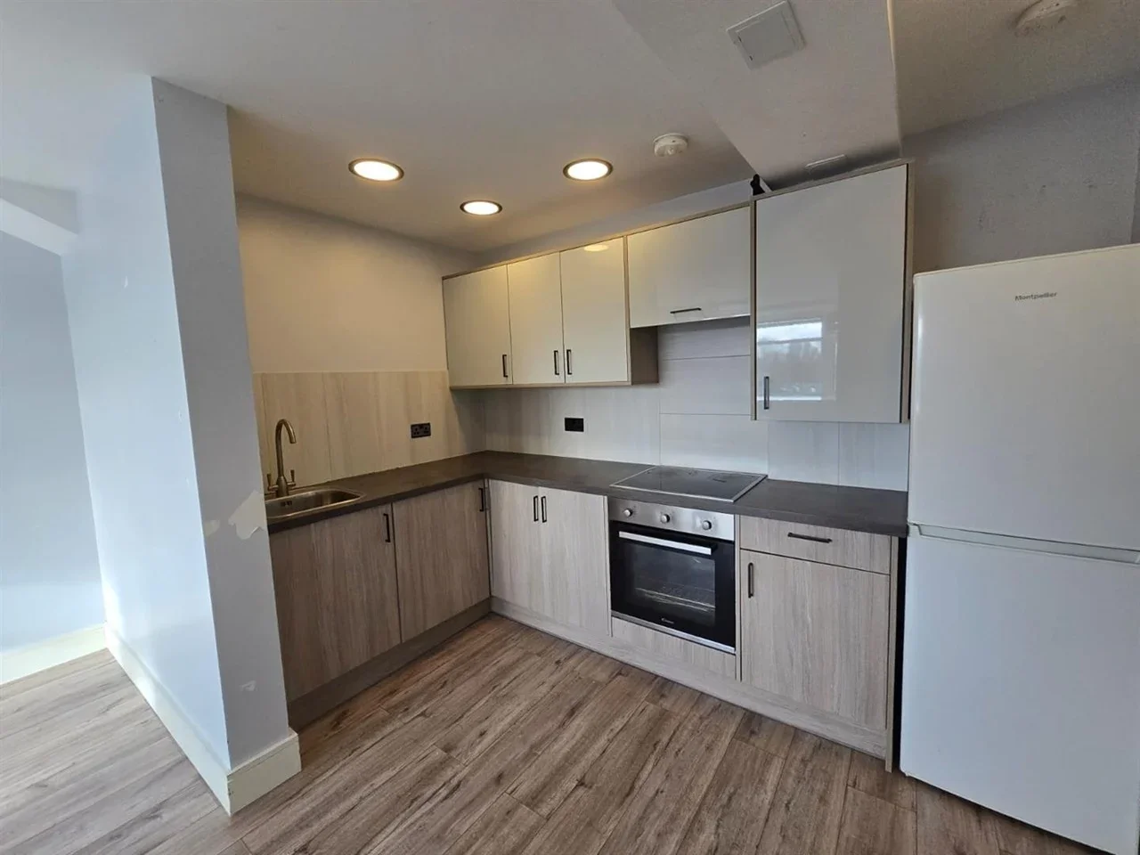 Flat Hornchurch Road in Greater London