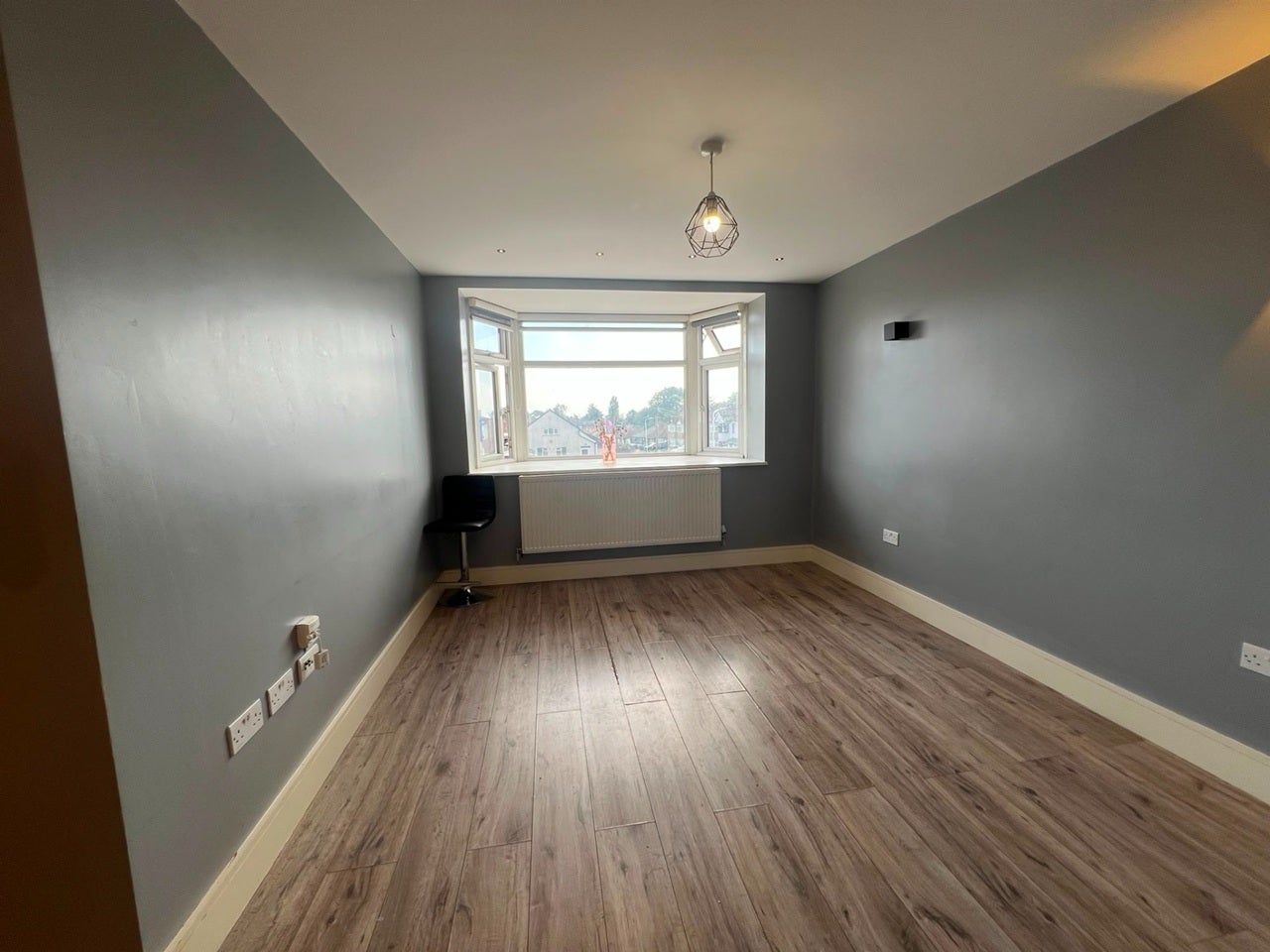 Flat Hornchurch Road in Greater London