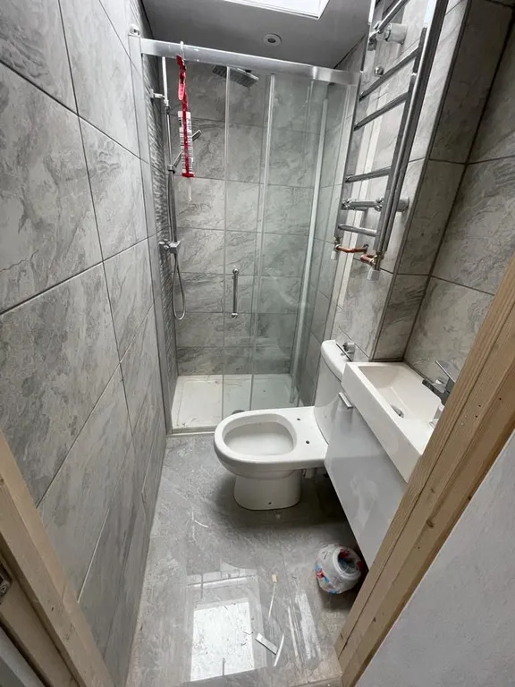 Flat Goldhawk Road in Greater London