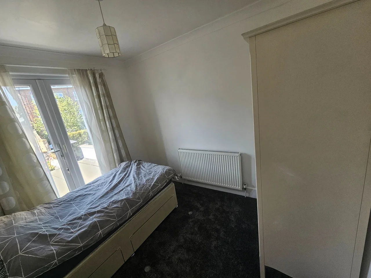 Room Thames Street in Elmbridge