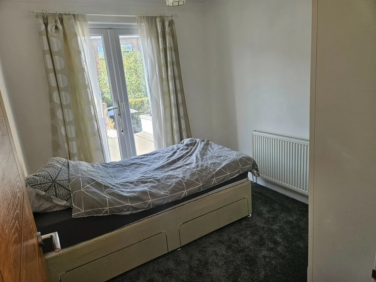 Room Thames Street in Elmbridge