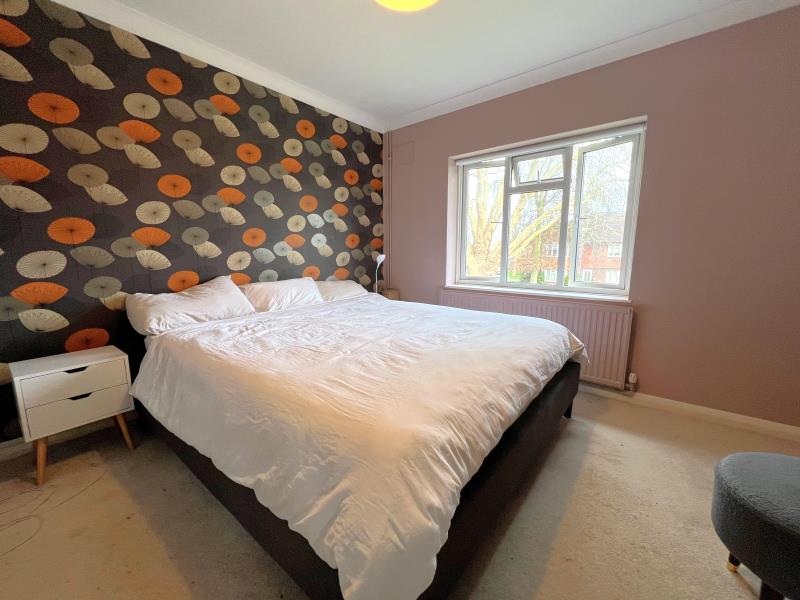 Flat Philip Road in Borough of Spelthorne