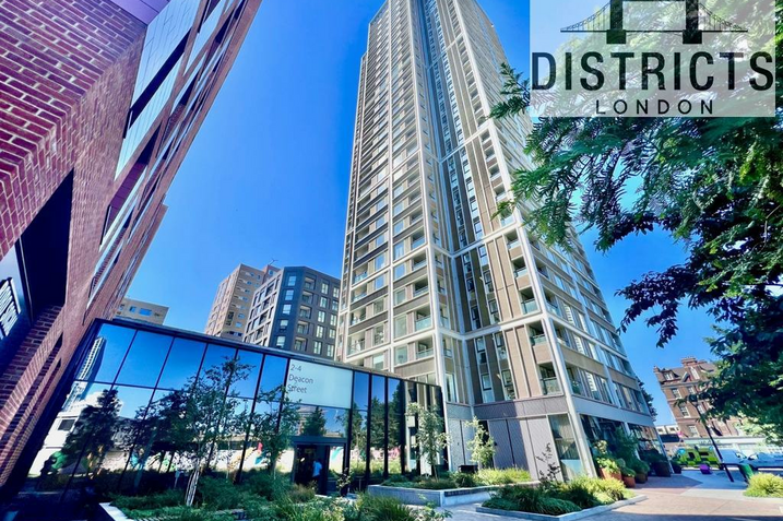 Flat Deacon Street in Greater London