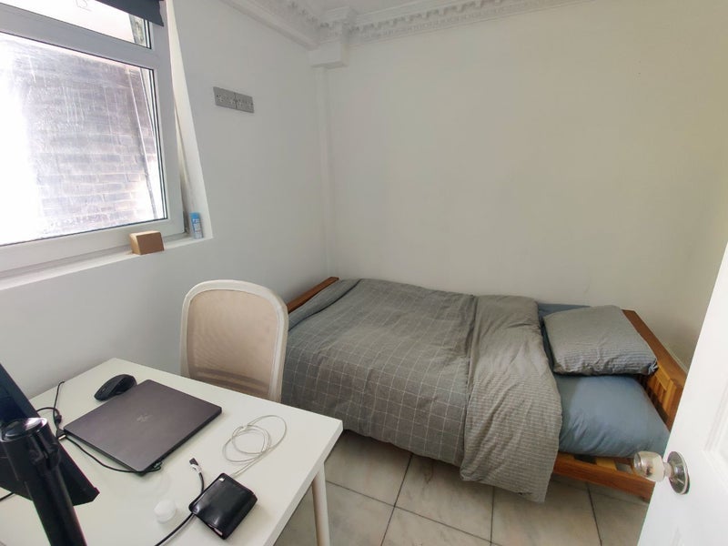 Room Raglan Street in Greater London