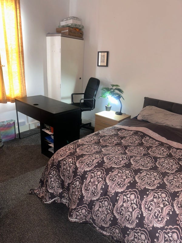 Room Annesley Road in Nottingham