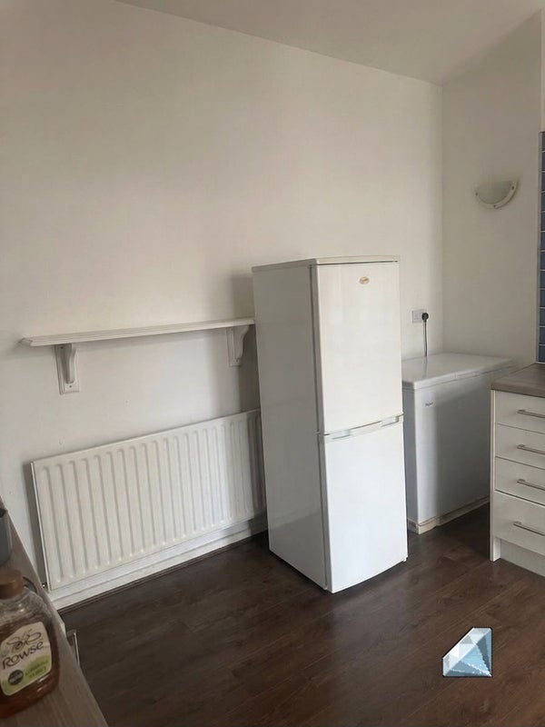 Room Annesley Road in Nottingham